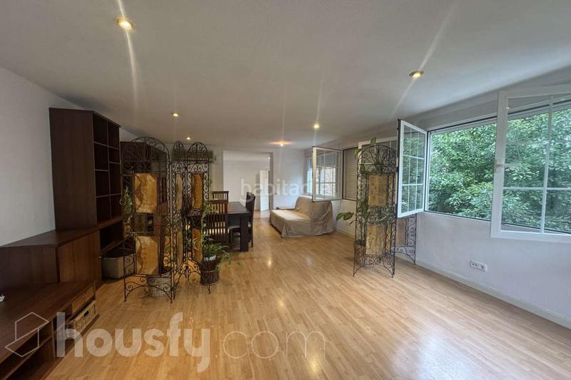 Foto d9d2b9cc-ac7e-4b02-b64b-50399f8dd76d. Rent flat in calle canoa . in Alameda de Osuna Madrid