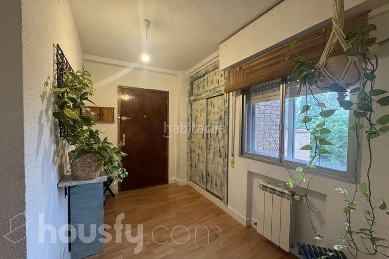 Foto dadae02e-ffee-404d-b23d-0ba90d180494. Rent flat in calle canoa . in Alameda de Osuna Madrid