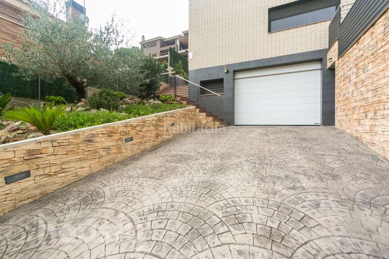 Foto 01c66483-4fd2-4e5b-917f-6f430fd0daa2. Casa a carrer de valència . a Vallirana