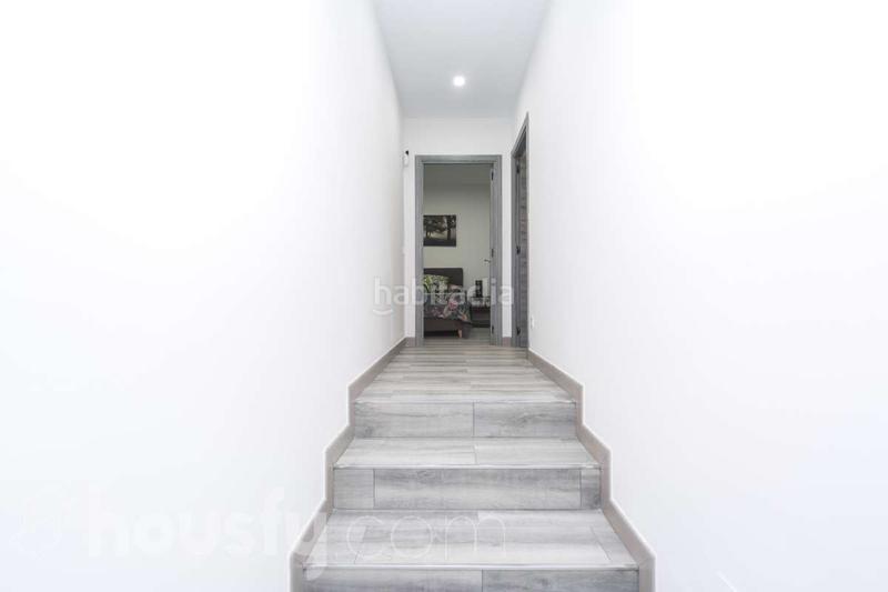 Foto 2decd3c6-bb4a-4fe4-a2a5-857e03c90dfa. Casa a carrer de valència . a Vallirana