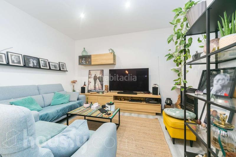 Foto 35f766de-c709-4586-8c5e-b004732e50d7. Casa a carrer de valència . a Vallirana