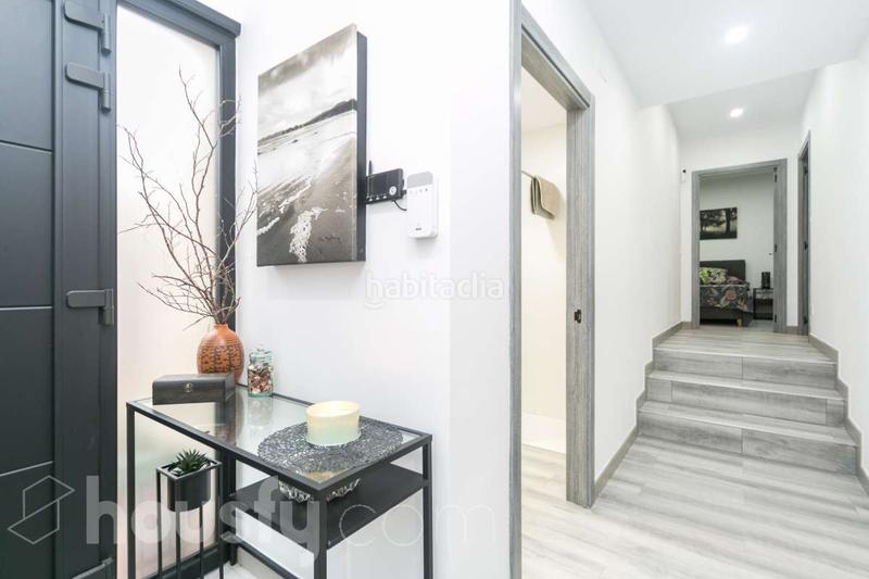 Foto 486ad0f3-ed07-46bf-8e83-bdfa8101eb4d. Casa a carrer de valència . a Vallirana