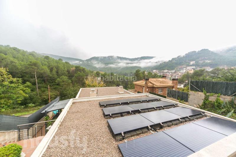 Foto 58c56b20-3ec3-4688-94e3-9bd15d8f1e27. Casa a carrer de valència . a Vallirana