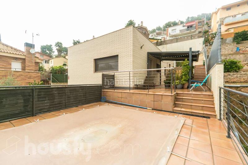 Foto 5b30c547-aff1-4edb-a22a-9e94902e1a70. Casa a carrer de valència . a Vallirana