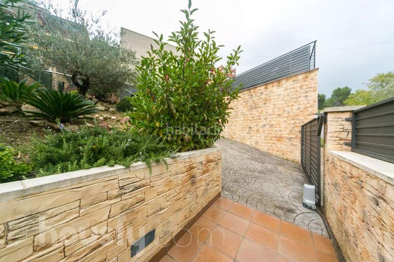 Foto 65120678-f6f9-47ea-8f86-015cff6f80c5. Casa a carrer de valència . a Vallirana