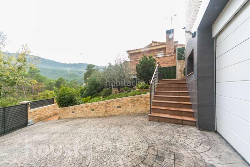 Foto 750c6905-d0b5-4bd1-b123-062e6e5e2999. Casa a carrer de valència . a Vallirana