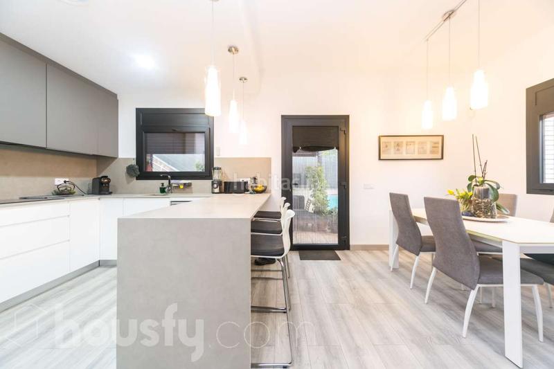 Foto 78fa184e-2743-4e6e-9cec-6b57fec8ea2c. Casa a carrer de valència . a Vallirana