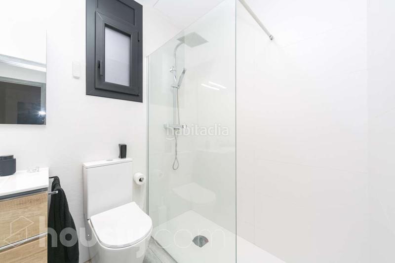 Foto 7e449822-b80d-4543-b5dd-b41563890520. Casa a carrer de valència . a Vallirana