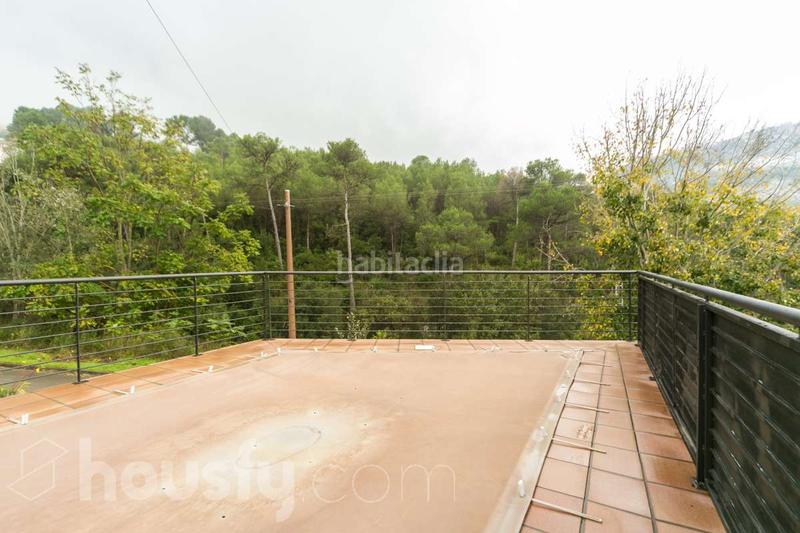 Foto a4e7df47-49d4-4c80-af5f-1ff92fd2de3d. Casa a carrer de valència . a Vallirana