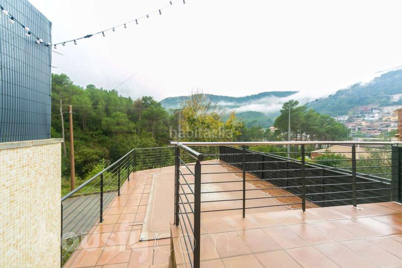 Foto ecaf68bf-ef15-4324-b85a-7d9ed25aef83. Casa a carrer de valència . a Vallirana