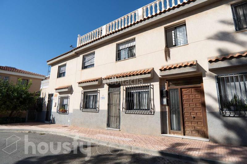 Foto d69d2f5a-a35f-4fa9-b650-08311f677f66. Piano terra in calle azahar . in Playa Sol Mazarrón