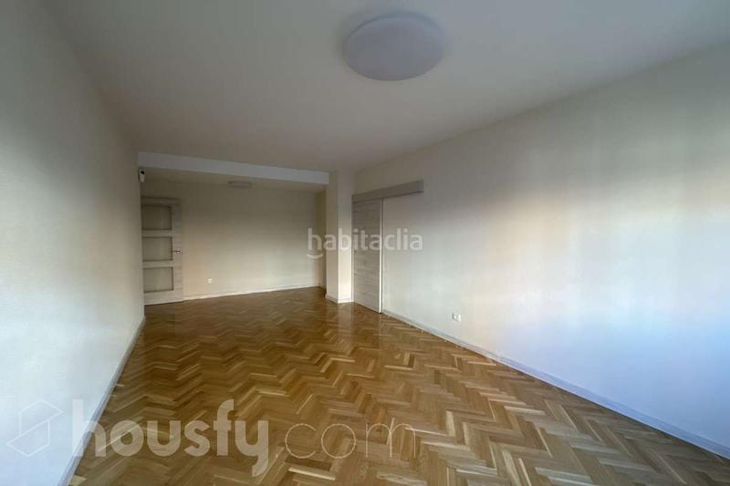 Foto bc3fba38-f79a-43ed-8639-cebbc89a7b77. Alquiler piso en calle la coruña . en Las Dehesillas-Vereda de los Estudiantes Leganés