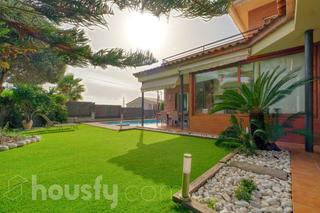 House in Carrer Barcelona .