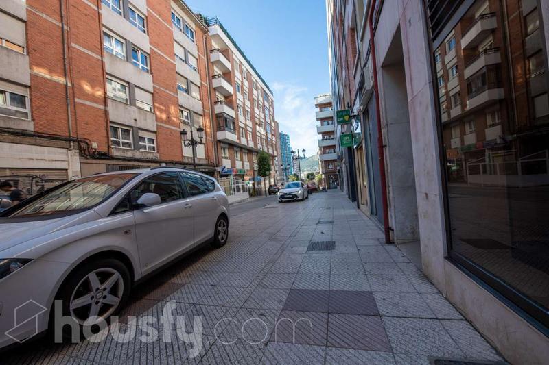 Foto e3b9aa87-ee13-476d-bc0f-e669f80cadab. Appartamento in calle eduardo martínez torner . in Oviedo