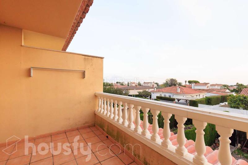 Foto 0cf9ef4a-ab39-4237-aa8a-6c35365c2a96. House in cl de les gardenies . in Platja de Mont-roig Mont-roig del Camp