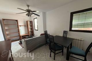 Flat in Calle de Alvarado .