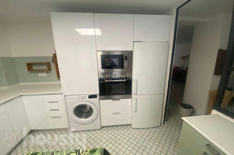 Foto 32ee7b51-f632-4e26-a12d-04a3def12ea5. Rent flat in calle monzón . in sector sur - la palmera - reina mercedes Sevilla