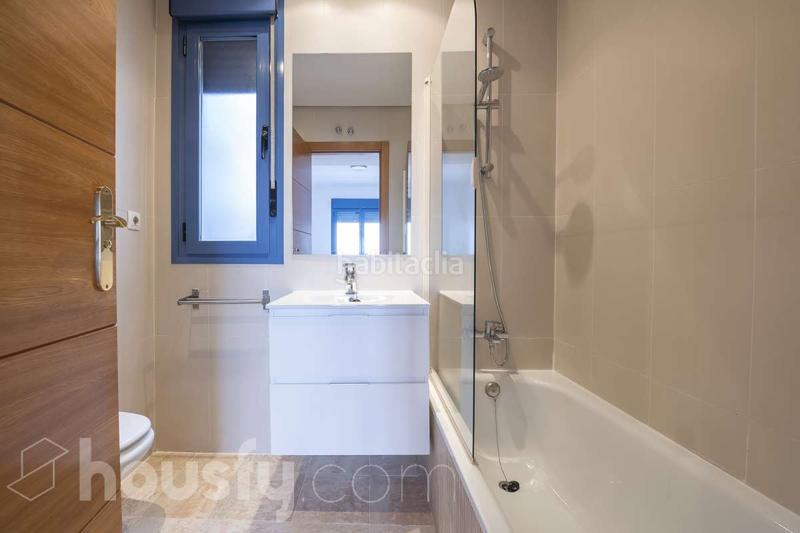 Foto 3b9a1c61-e5ab-4ccf-a5e4-fbcc717402ec. Rent flat with heating pool in Simancas Madrid