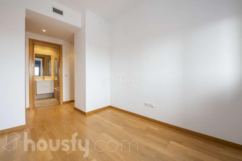 Foto f70f1f34-95a2-454e-a6aa-0e211669cdd0. Rent flat with heating pool in Simancas Madrid