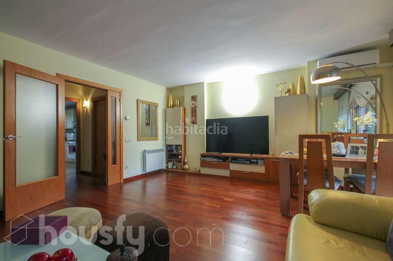 Foto 1dbddf33-91e1-40db-883f-eaf75fbc527b. Casa pareada en cl pere rovira . en Sant Andreu de la Barca