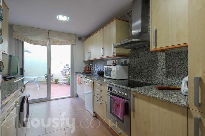 Foto 344f175e-6379-42b8-a42a-3f2583bc0d68. Casa pareada en cl pere rovira . en Sant Andreu de la Barca