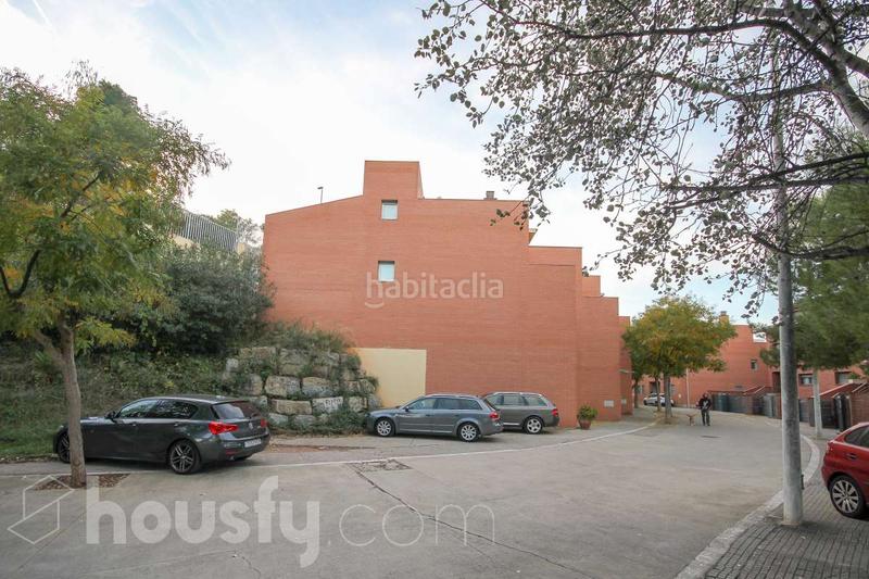 Foto 4085920a-3649-4e41-90a6-1a2993310463. Casa pareada en cl pere rovira . en Sant Andreu de la Barca