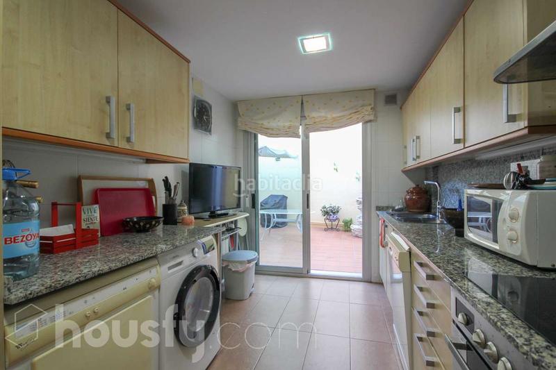 Foto f53a083e-726d-4715-8559-672a62a964fe. Casa pareada en cl pere rovira . en Sant Andreu de la Barca