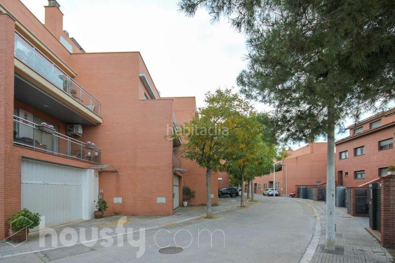 Foto ff9950a9-6576-462c-9c19-417ef7ff0f64. Casa pareada en cl pere rovira . en Sant Andreu de la Barca