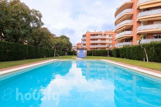 Planta baja en Carrer ametlla de mar .