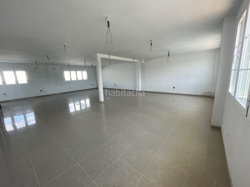 Foto 163060d8-2457-4831-806b-d0463188fcd1. Local comercial a calle leonardo da vinci 16 a Don Benito