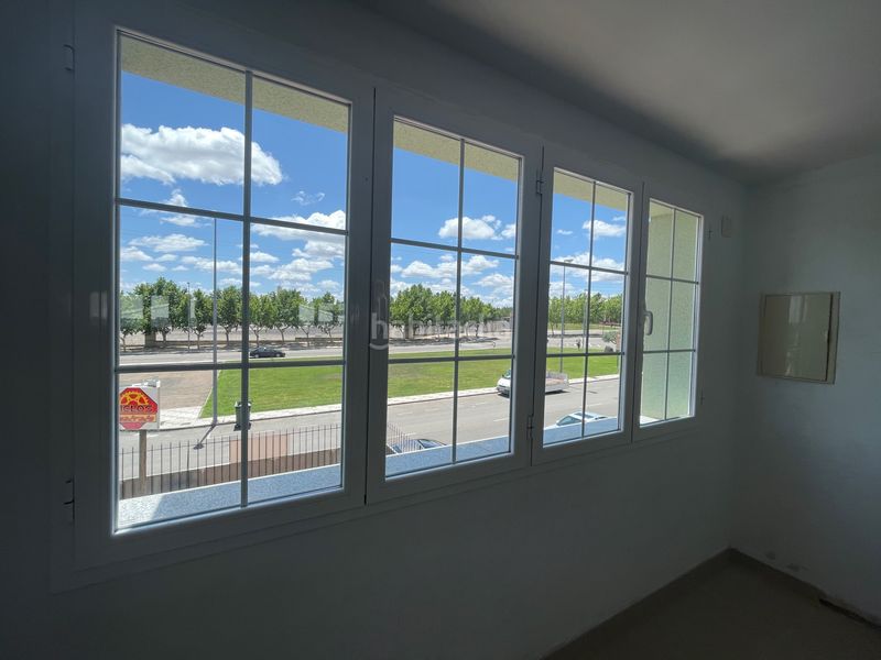 Foto f3e02c85-f9d0-4489-b4f5-0dfbc6cf1afb. Local comercial a calle leonardo da vinci 16 a Don Benito