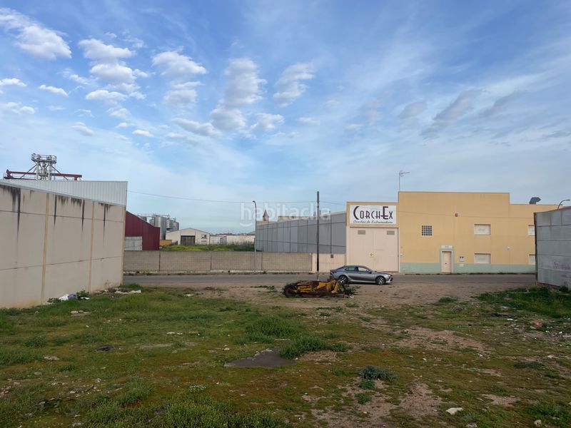 Foto 6a1ad0d5-3676-46d0-aa97-f19045224dae. Area edificabile industriale in calle trise 4 in Arroyo de San Serván