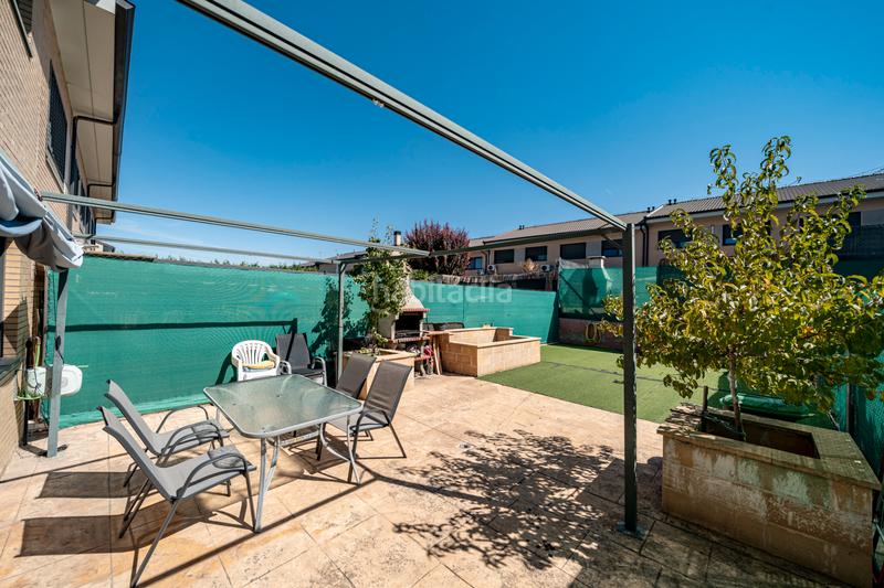 Foto 01ef8aed-c964-4742-8ddb-7f5e8e7ec8bb. Maison jumelée dans calle mar de ontígola 16 dans Villalbilla pueblo Villalbilla