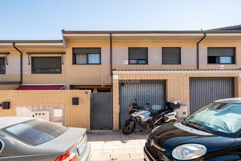 Foto a1b4f21f-afee-46a6-8923-93129839ce4d. Maison jumelée dans calle mar de ontígola 16 dans Villalbilla pueblo Villalbilla