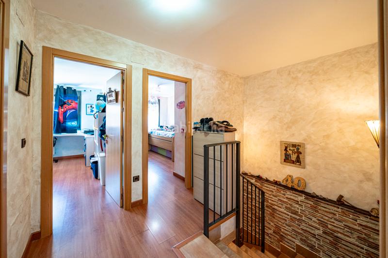 Foto b3514b1e-d1c7-43e8-8543-c8cb4a4847e9. Maison jumelée dans calle mar de ontígola 16 dans Villalbilla pueblo Villalbilla