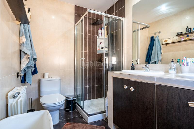Foto c3fd863c-ba5d-4002-b672-c6872be09d06. Maison jumelée dans calle mar de ontígola 16 dans Villalbilla pueblo Villalbilla