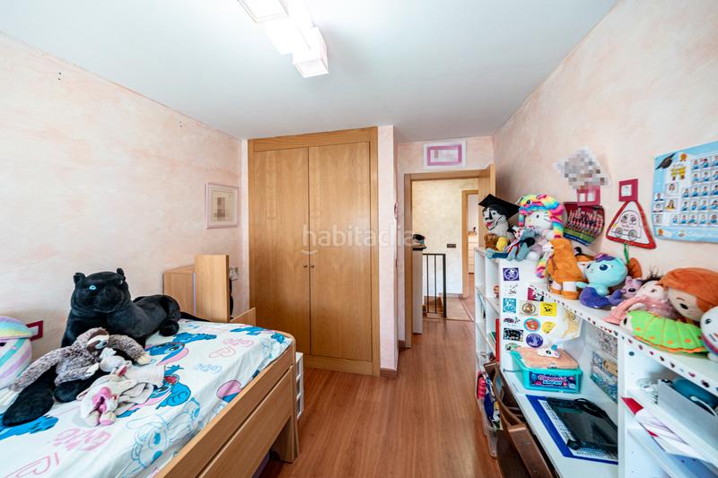 Foto d00e07aa-b2ec-423a-bdad-359378631979. Maison jumelée dans calle mar de ontígola 16 dans Villalbilla pueblo Villalbilla
