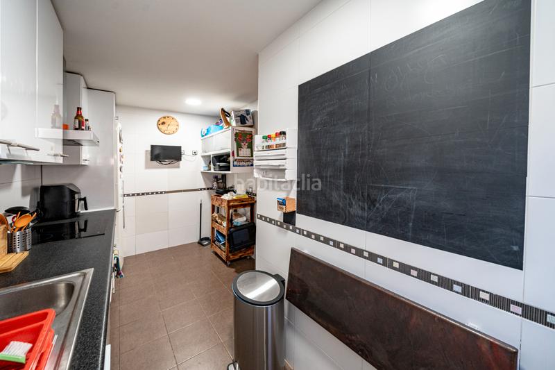 Foto f62a35e1-14cc-4334-b183-02ff8c4e7195. Maison jumelée dans calle mar de ontígola 16 dans Villalbilla pueblo Villalbilla