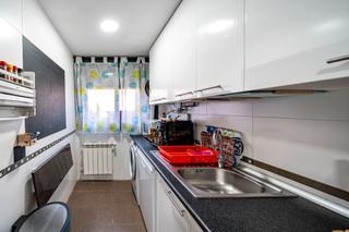 Casa aparellada en Calle mar de ontgola 16. Chalet de 3 dormitorios