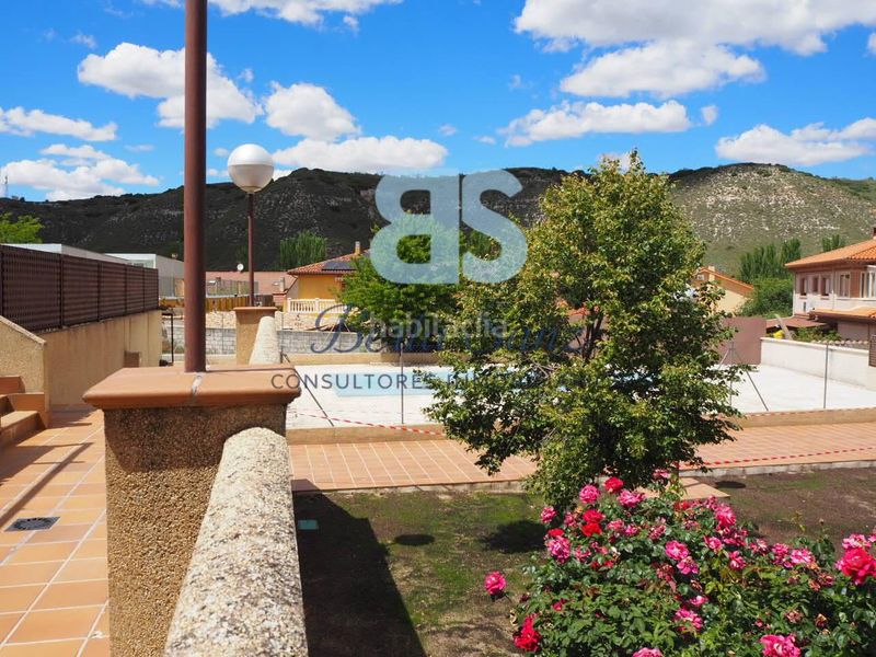 Foto a47bd4e5-1050-44c7-a03d-5d3b63581496. Dúplex amb calefacció piscina a Villalbilla pueblo Villalbilla