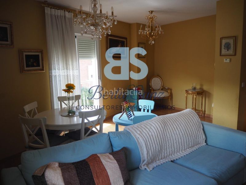 Foto a4a1ba7c-8879-46ee-a507-efd717da7536. Dúplex amb calefacció piscina a Villalbilla pueblo Villalbilla