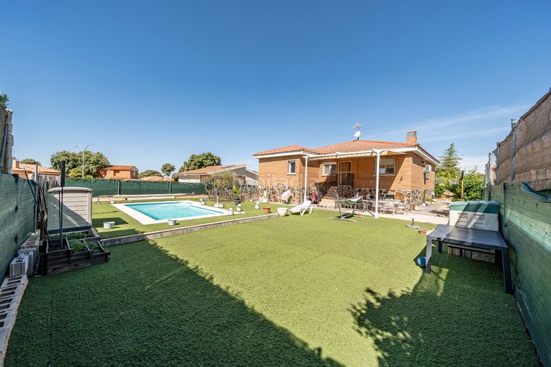 Foto 1b200f5e-be03-4867-aa81-edaf01cfe7aa. Chalet  independiente con piscina en Chiloeches