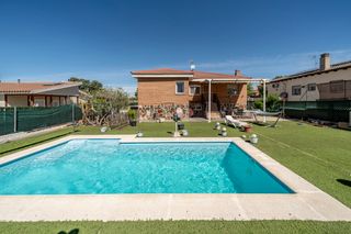Xalet  Calle de carramonte. Chalet independiente con piscina