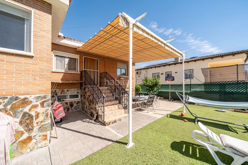 Foto 5ba954c6-150c-45d2-977d-55951d72e7a7. Chalet  independiente con piscina en Chiloeches