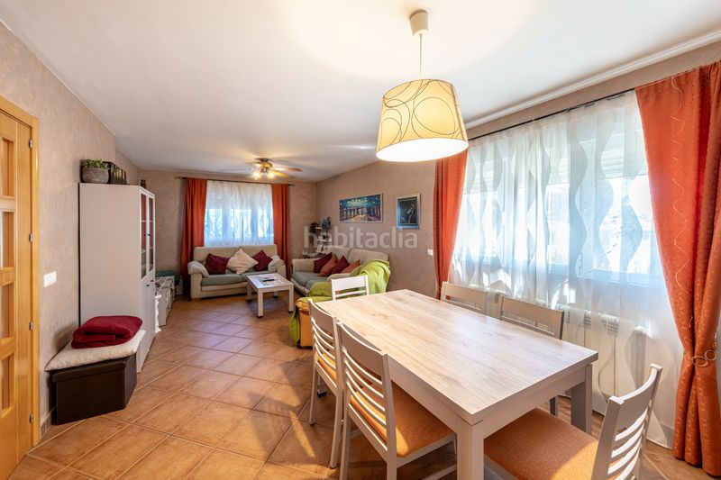 Foto 95924992-6412-4fe8-a267-d1d15c27fcc1. Chalet  independiente con piscina en Chiloeches