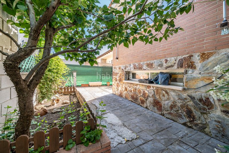 Foto a0e7256d-ea2d-4f24-a46f-daca3d92d60b. Chalet  independiente con piscina en Chiloeches