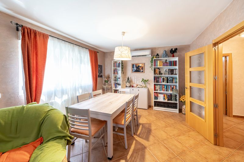 Foto b88c5510-37f0-40aa-aa0a-bd5ba724ec4b. Chalet  independiente con piscina en Chiloeches