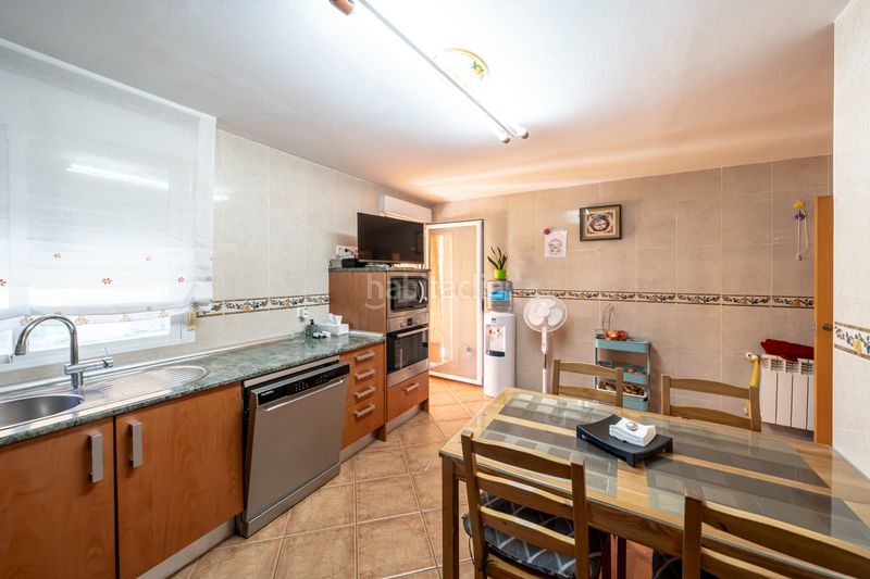 Foto def78e5a-1c1f-4e43-8ca8-3d8ad0ed1e5d. Chalet  independiente con piscina en Chiloeches