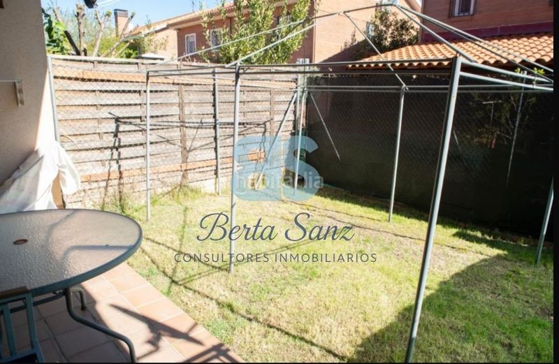 Foto 4d62b8b8-4ac8-4fde-89ce-3fea21481284. Casa adossada amb calefacció aparcament a Pioz
