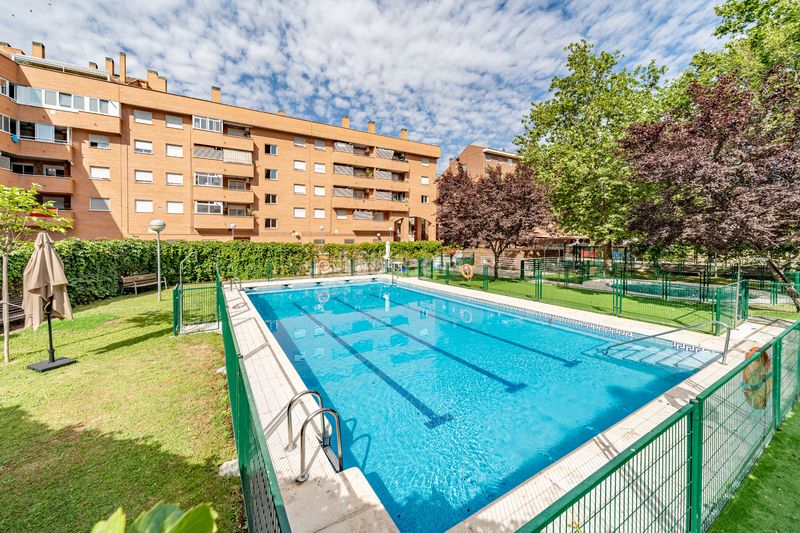 Foto 852eab93-f75e-4a14-8654-999d655369af. Pis amb calefacció aparcament piscina a Fresnos I y II Torrejón de Ardoz